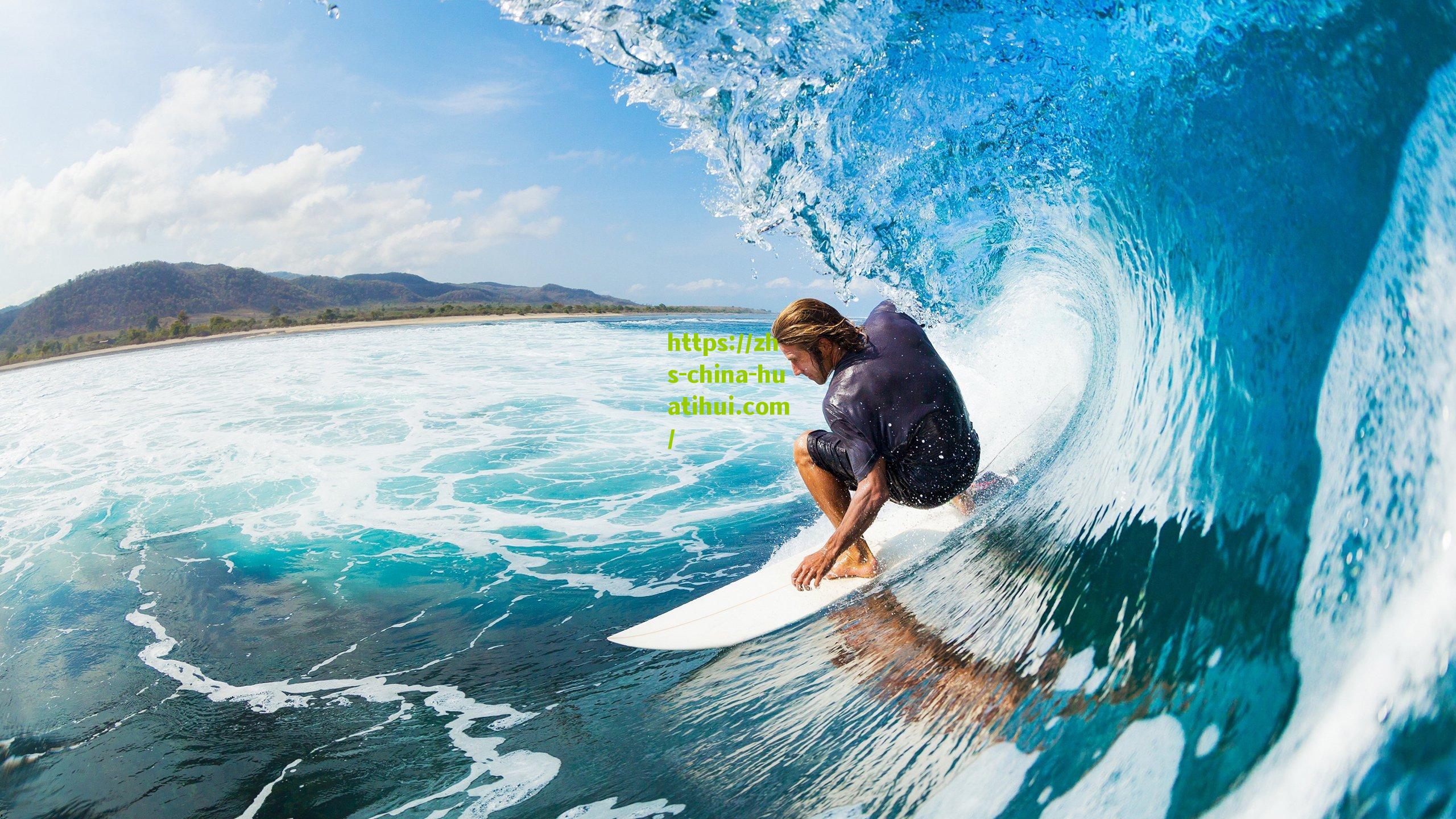 他来了他来了，单车少年带着他的作业飞驰而来